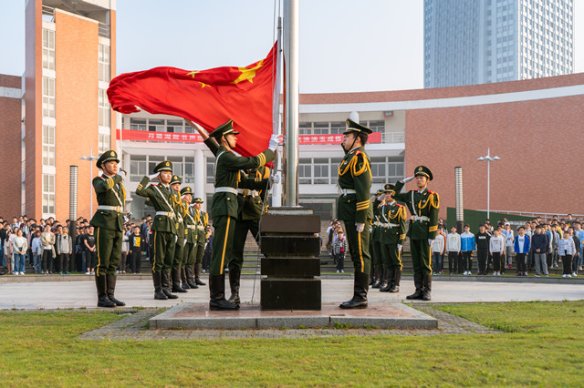 计算机学院举行“追思先烈 缅怀英雄”升旗仪式主题教育活动-计算机学院